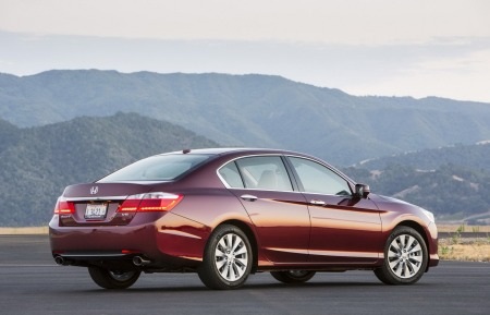Hình ảnh xe Accord sedan 2013 phiên bản Sport: